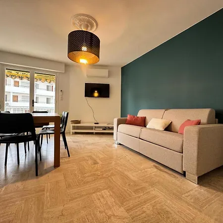 Les Appts D'albertine - T3 Climatise A 200m Des Plages, Centre-ville Et Gare - Parking Prive Inclus Appartement *